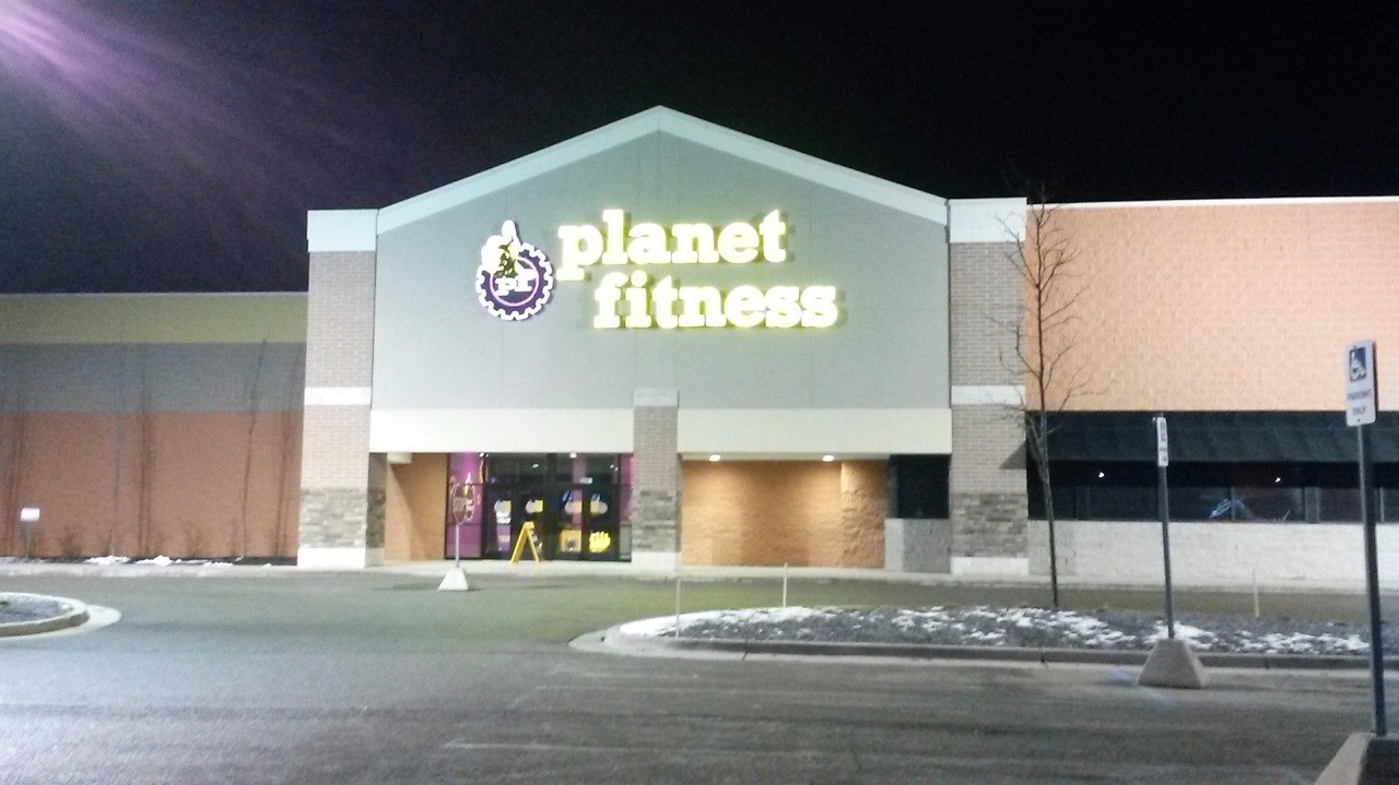 FBI employee arrested after firing shots at officer, Fitness